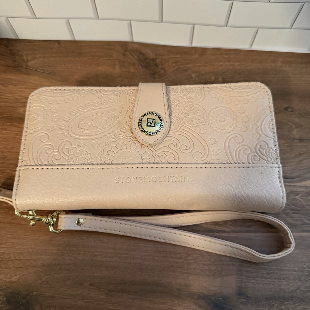 Stone Mountain USA Pink Floral Embossed Leather Women's Wallet w/ Wristlet Strap